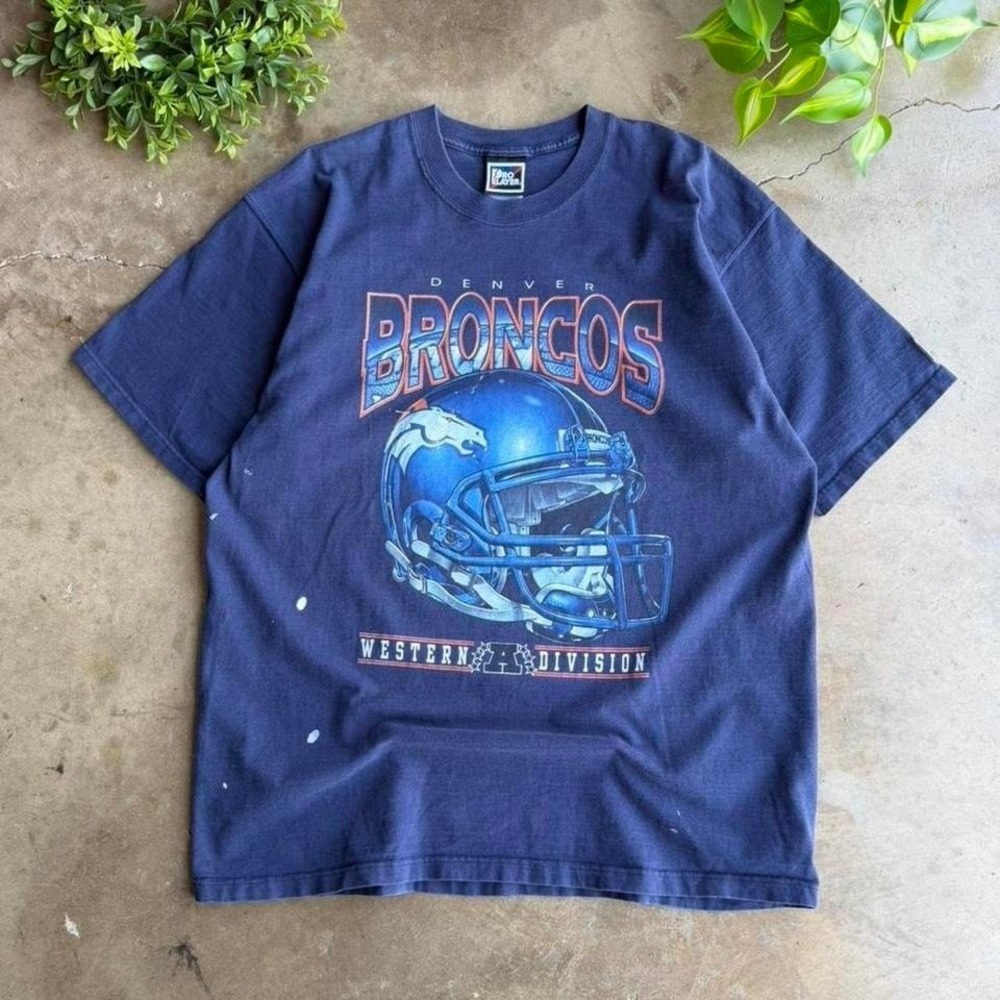 Vintage 90s Denver Broncos navy blue NFL Pro Player Graphic T-Shirt Size XL